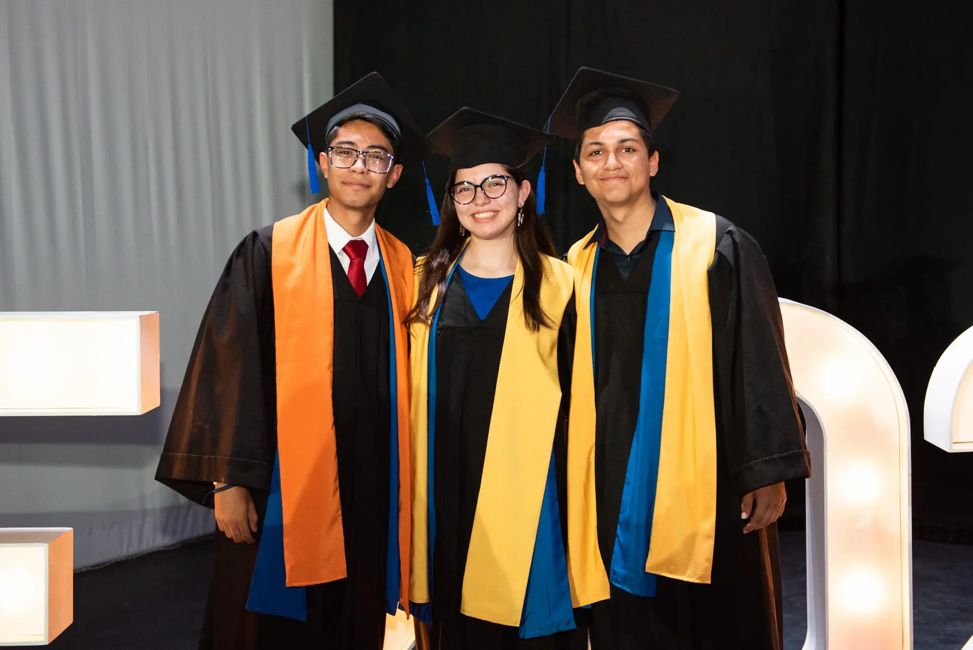 Joe-Lozano-220611-Alfa-Fundacion-Graduacion-PAF-297-scaled